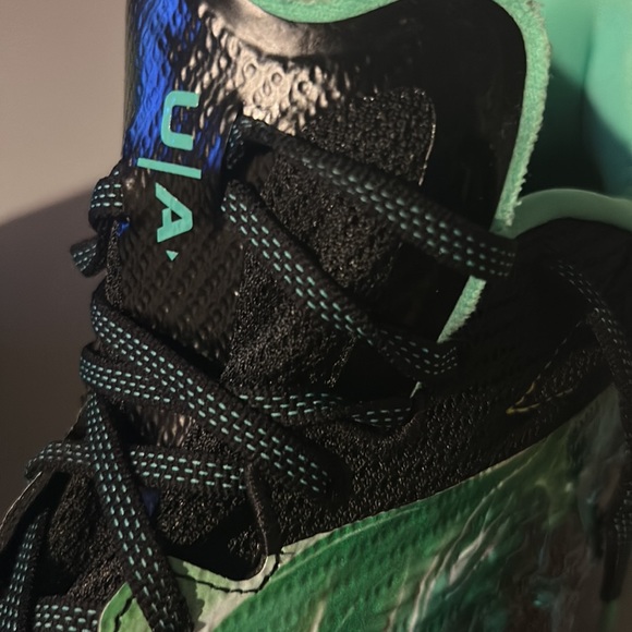 Under Armour blur smoke slime green football cleats men size 12.5 . - Picture 8 of 11